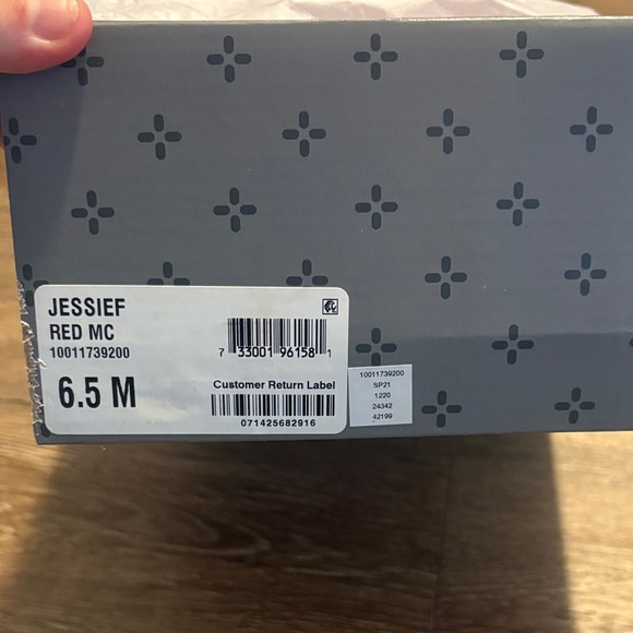 Sun + Stone Red Suede Kitten heel Wedge Sandals Women’s Size 6.5 NEW IN BOX - Picture 4 of 4